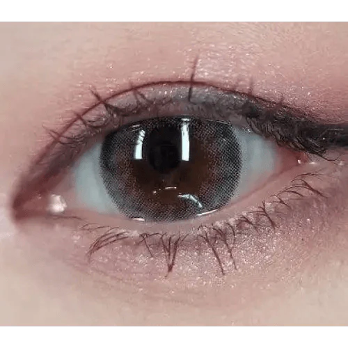 LensRang Stunning Gray — single-eye close-up showing the contact lens appearance