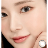 LensRang Stunning Gray — model portrait showing the contact lens look