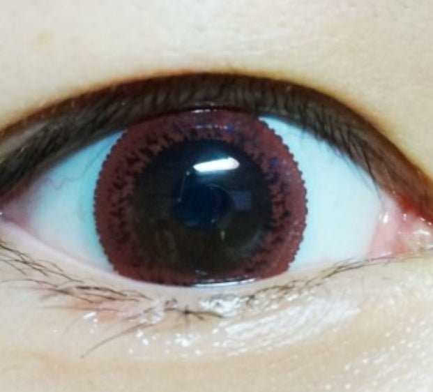Bausch & Lomb Naturalle Chic Brown (90p) colored contact lens, 12.8mm graphic diameter, Daily wear