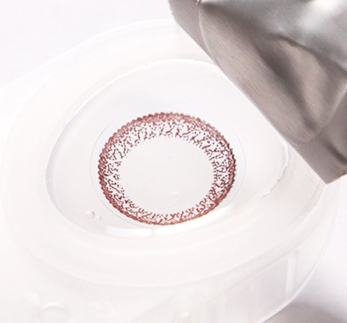 Bausch & Lomb Naturalle Chic Brown (90p) colored contact lens, 12.8mm graphic diameter, Daily wear