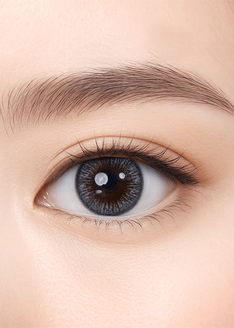 Clalen Blue Moon Daily 12.9mm — close-up view of the contact lens on an eye