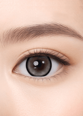 Clalen Iris FUGUANG Gray Daily 13.8mm — close-up view of the contact lens on an eye