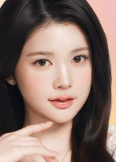 Clalen Iris Haze Brown Monthly 13.8mm — model portrait showing the contact lens look