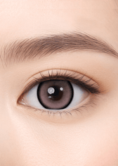 Clalen Iris XUYU Pink Daily 13.8mm — close-up view of the contact lens on an eye