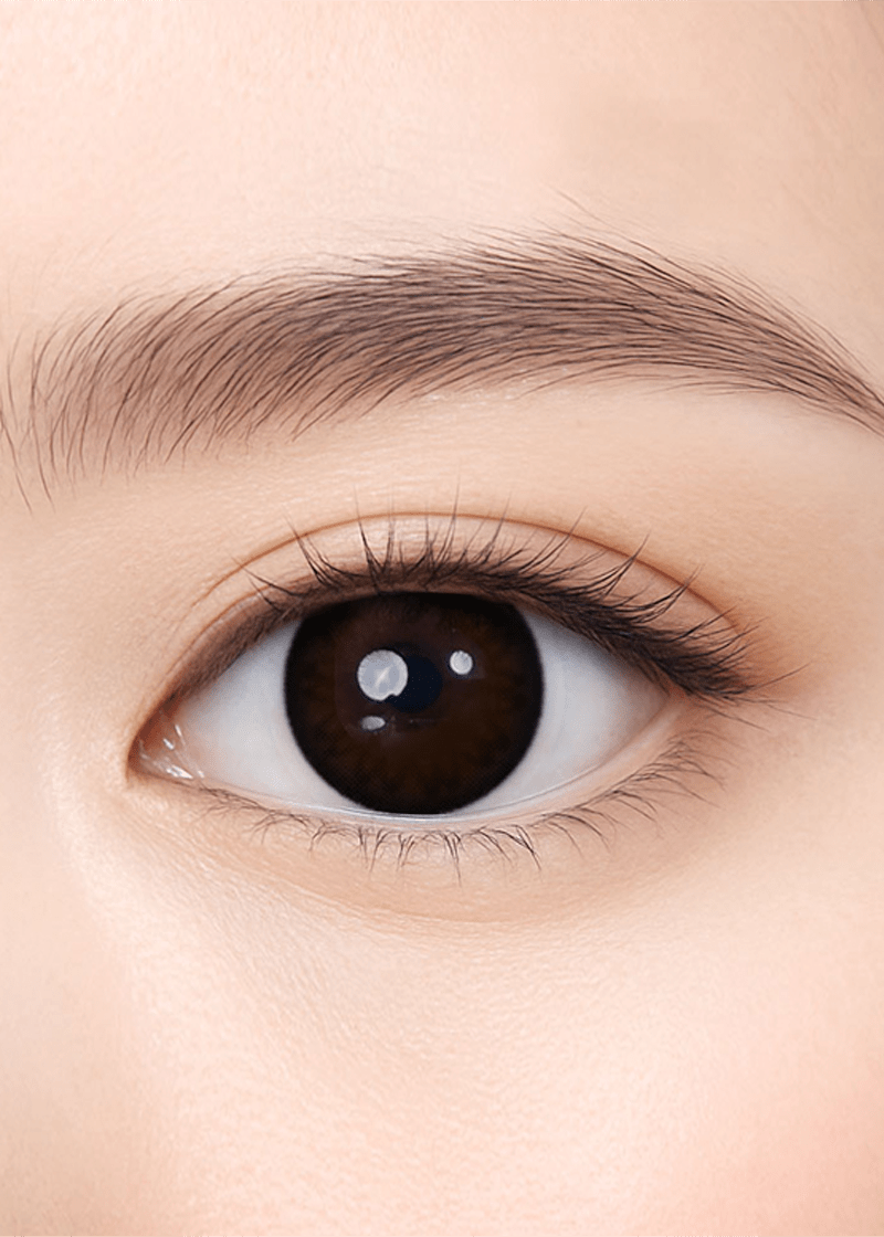 Clalen Jazz Black Daily 12.9mm — close-up view of the contact lens on an eye