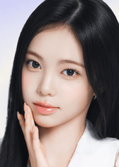 Clalen O2O2 Contour Blue Monthly 13.4mm — model portrait showing the contact lens look