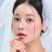 LensTown Romantea Jelly Gray - Korean campaign model wearing the lenses