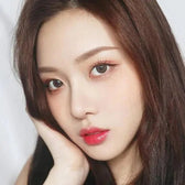 i-DOL Canna Roze Nude Brown — model portrait showing the contact lens look