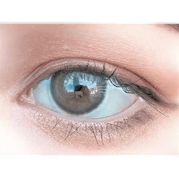 i-DOL Canna Roze Nude Brown — single-eye close-up showing the contact lens appearance