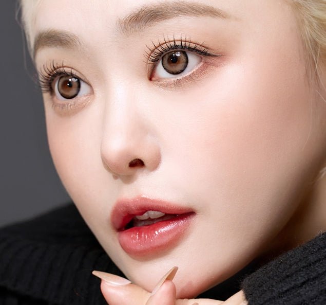 I-SHA Dekame Look At Me Sand Choco colored contact lens, 13.6mm graphic diameter, Monthly wear