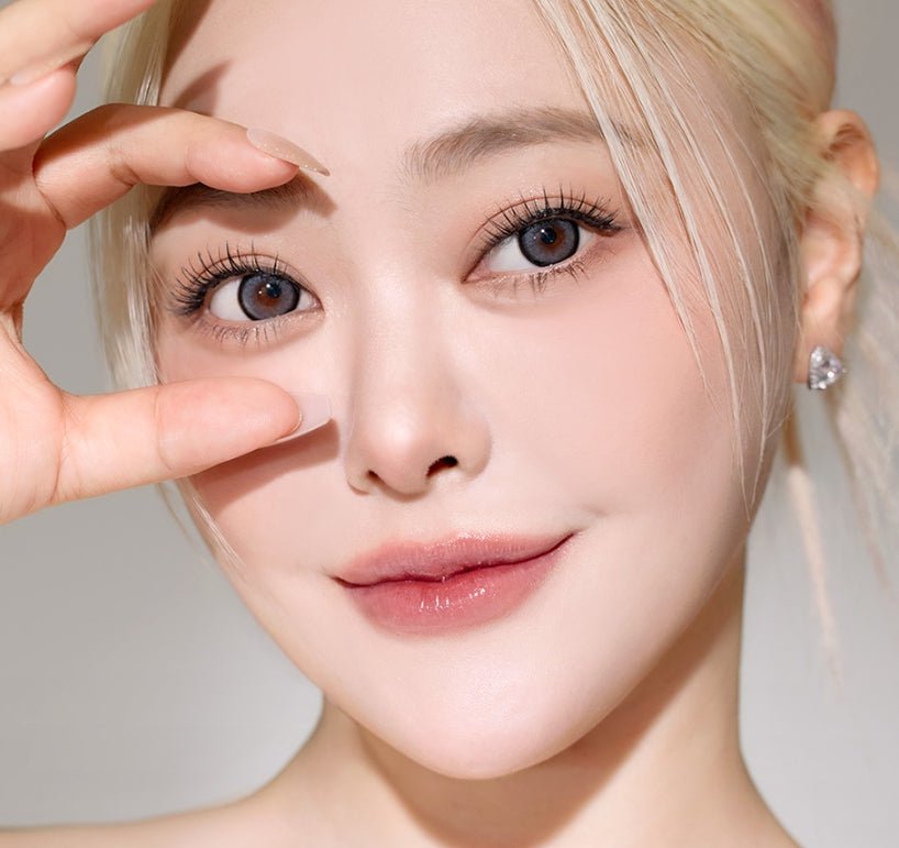 I-SHA Dekame Love Me Gray colored contact lens, 13.6mm graphic diameter, Monthly wear