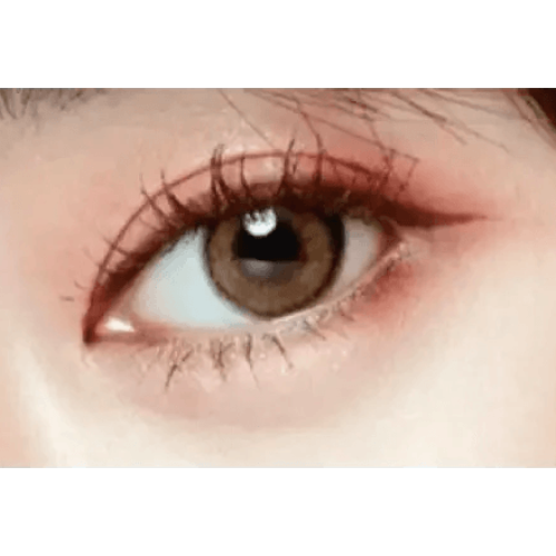 KPOP2 LensTown Lighly Rose Beige 일회용 컬러 렌즈를 착용한 눈, 따뜻한 베이지 브라운 색상과 13.4mm 그래픽 직경으로 자연스럽게 눈이 커 보이는 효과