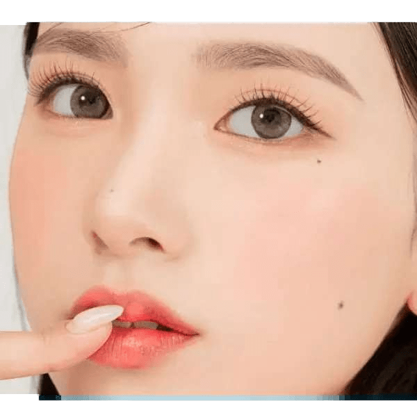 LensRang Intense Brown — model portrait showing the contact lens look