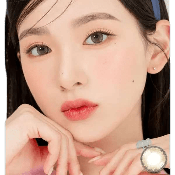 LensRang Intense Brown — model portrait showing the contact lens look
