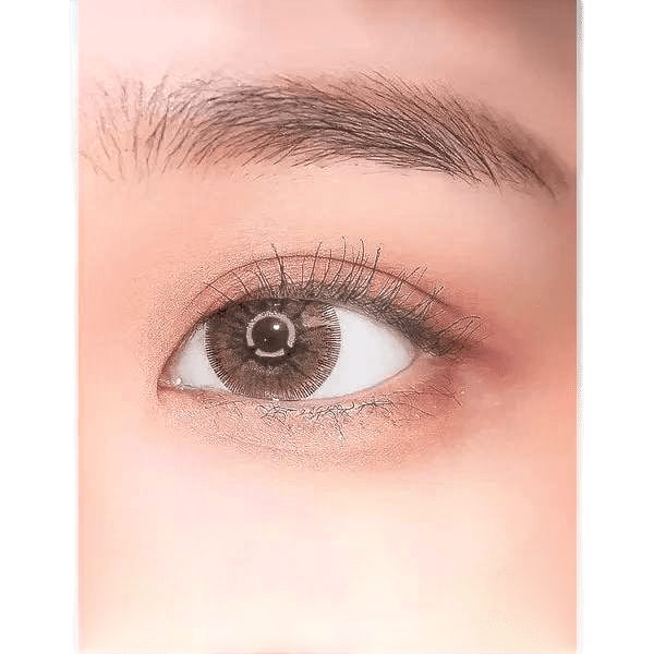 LensRang Intense Brown — single-eye close-up showing the contact lens appearance