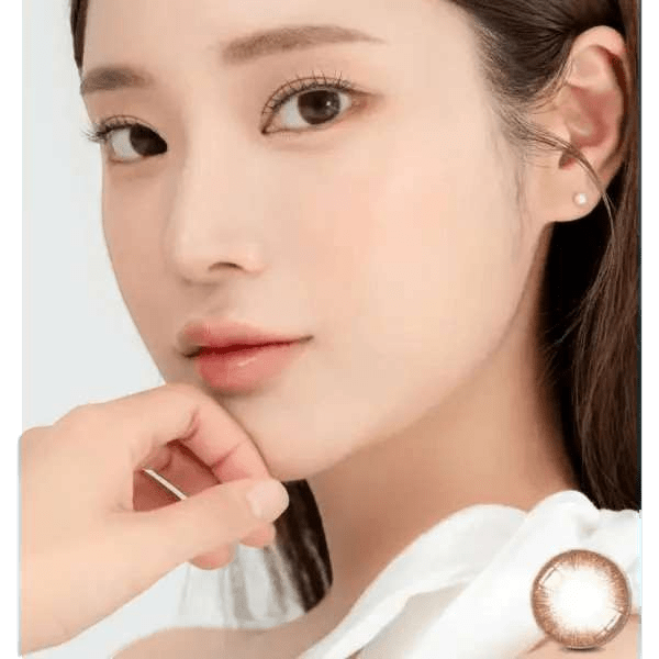 LensRang Iwwiny Brown — model portrait showing the contact lens look