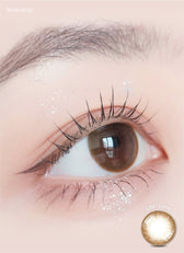 LensRang Iwwiny Brown — single-eye close-up showing the contact lens appearance
