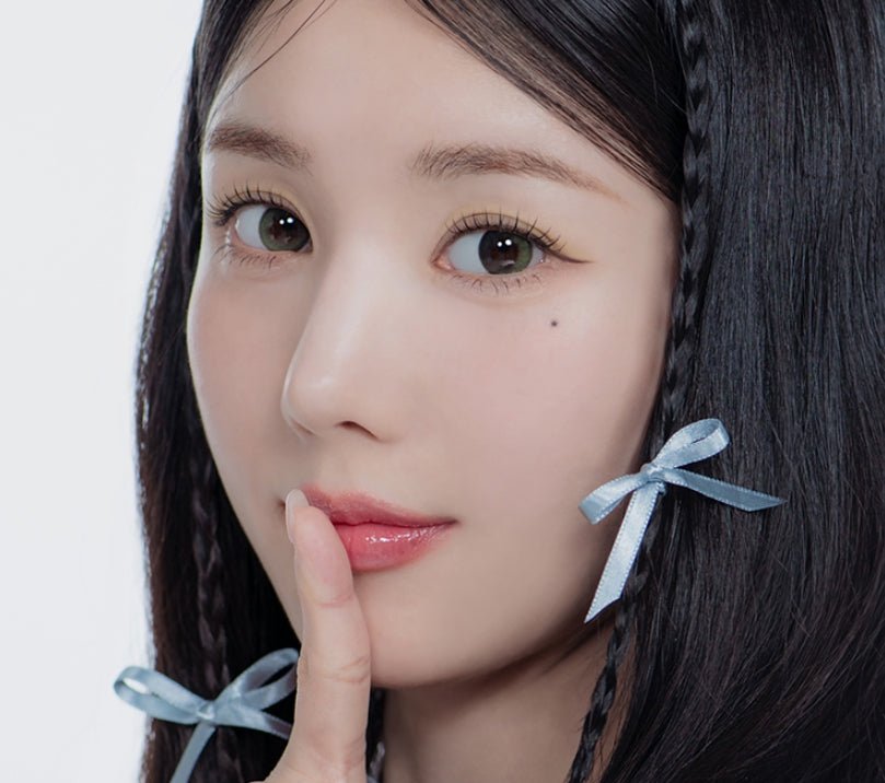 LensTown Daisy Dream Olive colored contact lens, 13.5mm graphic diameter, Monthly wear