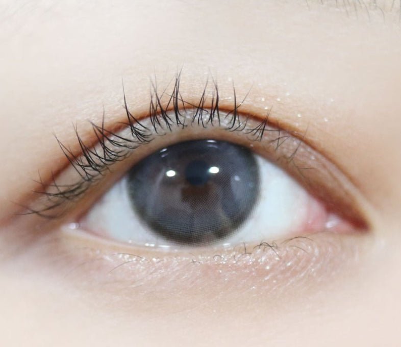 LensTown It's Me Grande Coco Gray colored contact lens, 13.8mm graphic diameter, Monthly wear