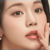 LensTown It's Natural Cappuccino — model portrait showing the contact lens look