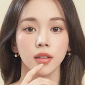 LensTown It's Natural Cappuccino — model portrait showing the contact lens look