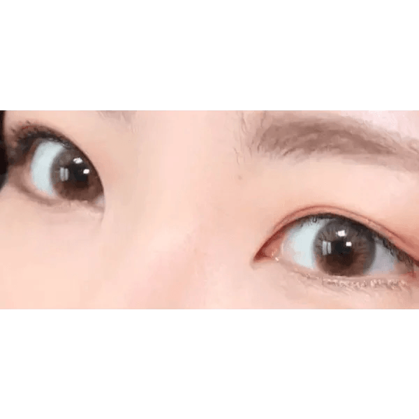 LensTown Kiralet Brown — both eyes wearing the contact lenses