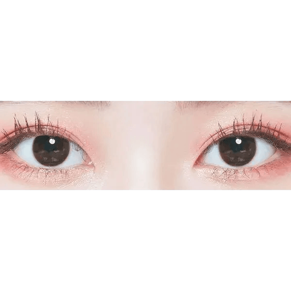 LensTown Konimo2 Choco — both eyes wearing the contact lenses