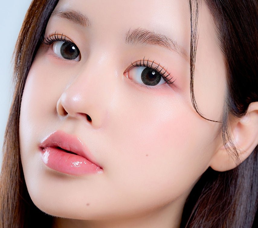 LensTown Lighly Classic Plus Gray (20p) colored contact lens, 13.7mm graphic diameter, Daily wear