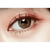 LensTown Lighly Rose Beige (30p) — single-eye close-up showing the contact lens appearance