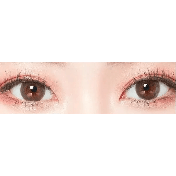 LensTown Minuet Choco — both eyes wearing the contact lenses