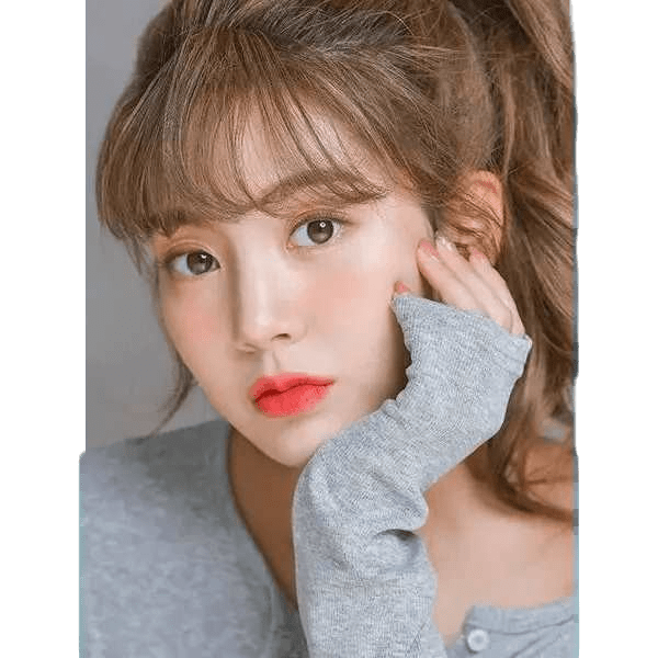 LensTown Nudy Coco Black (10p) — model portrait showing the contact lens look