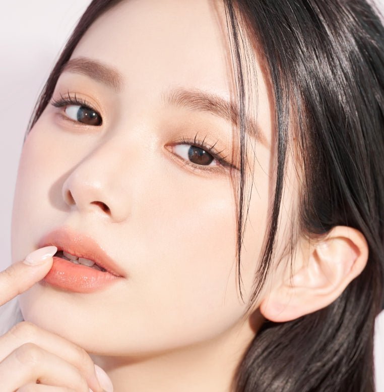 LensVery Just Black colored contact lens, 13.4mm graphic diameter, Monthly wear