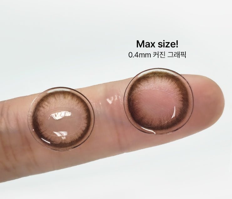 LensVery Just Max Black colored contact lens, 13.8mm graphic diameter, Monthly wear