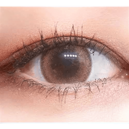LensVery My Ann Only Brown — single-eye close-up showing the contact lens appearance