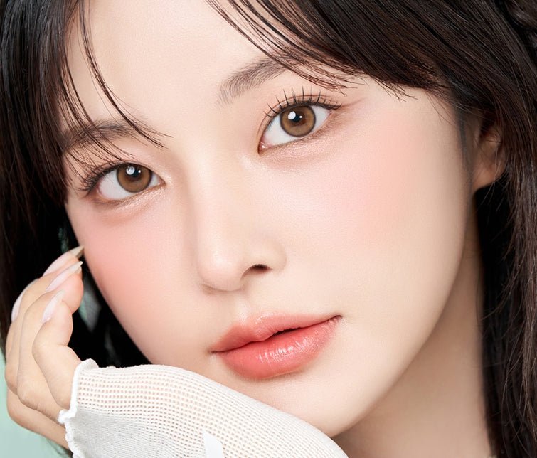 LensVery Ruddy Brown colored contact lens, 13.3mm graphic diameter, Monthly wear