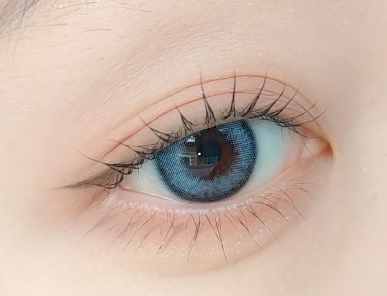 LensVery Silhouette Blue Gray (10p) colored contact lens, 13.3mm graphic diameter, Daily wear