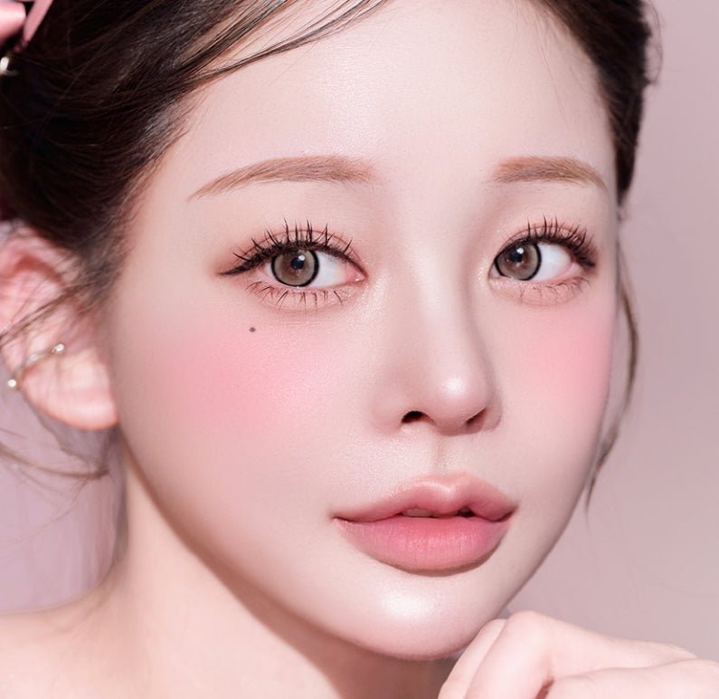 LensVery Silhouette3 Beige Brown colored contact lens, 13.5mm graphic diameter, Monthly wear
