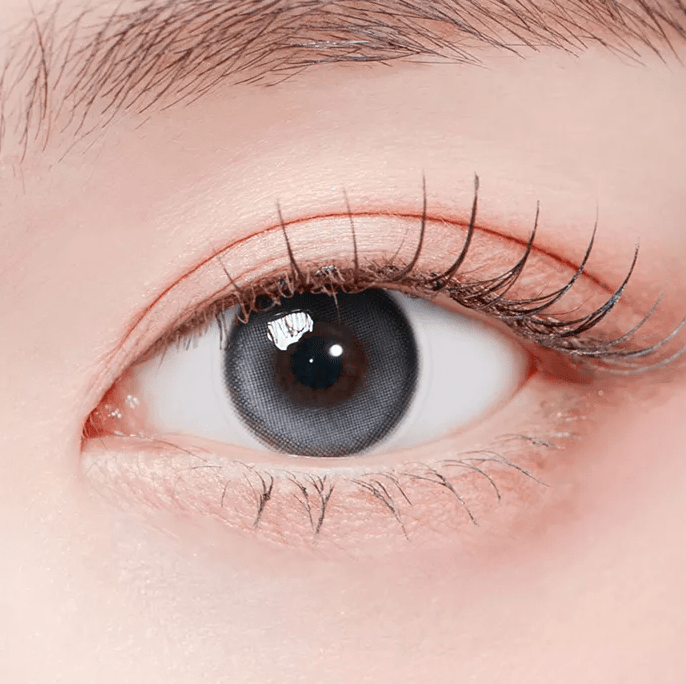 Odd I's M pure Moon Gray colored contact lens, 13.1mm graphic diameter, Monthly wear