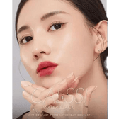Olens Classi Water Black — model portrait showing the contact lens look