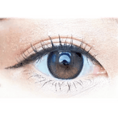 Olens Eyelighter Glowy Black — single-eye close-up showing the contact lens appearance