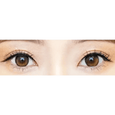 Olens Eyelighter Glowy Brown — both eyes wearing the contact lenses