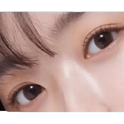 Olens From Choco — model portrait showing the contact lens look