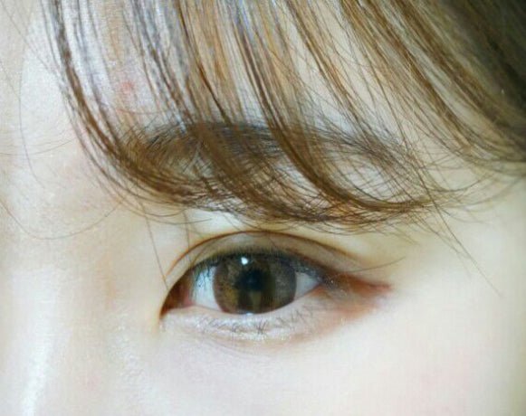 Olens LAVI A Brown colored contact lens, 13.5mm graphic diameter, 3-6 Months wear