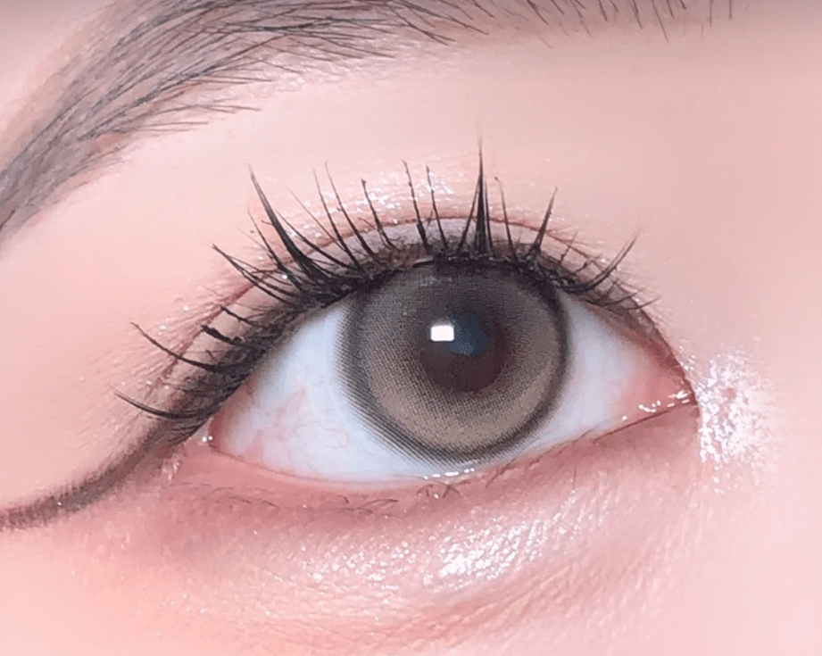 Olens Muse Shine Brown colored contact lens, 13.3mm graphic diameter, Monthly wear