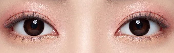 Olens SCL HI Black — both eyes wearing the contact lenses