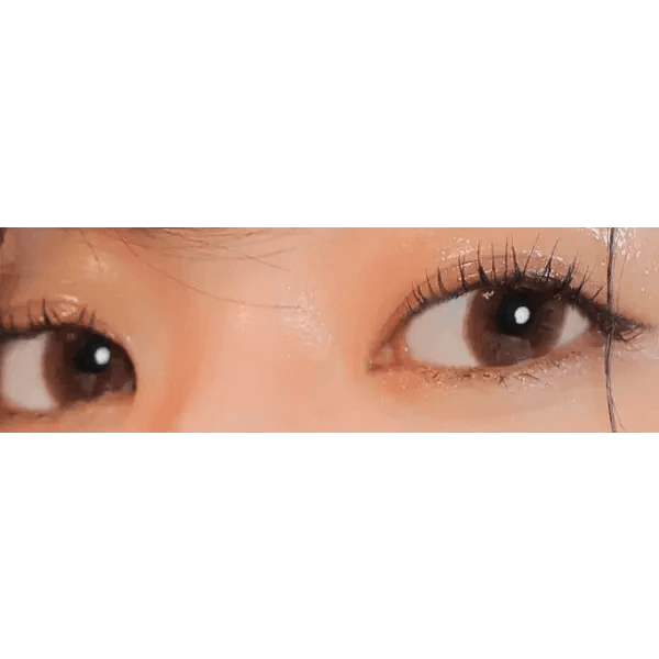 LensVery Add Choco — both eyes wearing the contact lenses