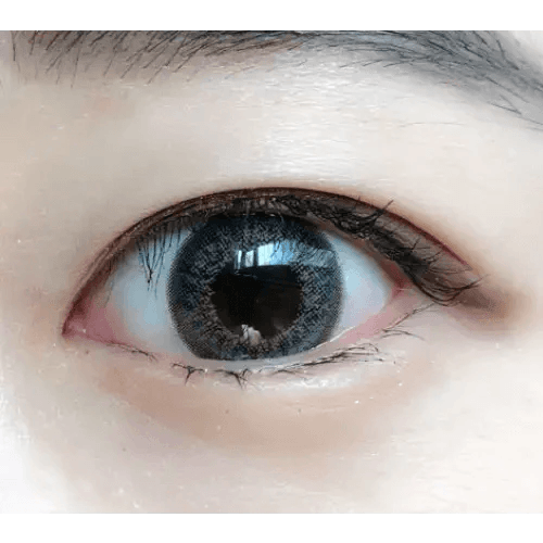 LensTown Back to Basic Avenue Deep Gray — single-eye close-up showing the contact lens appearance