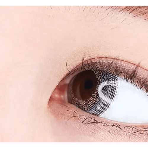 LensTown Back to Basic Avenue Gray — single-eye close-up showing the contact lens appearance