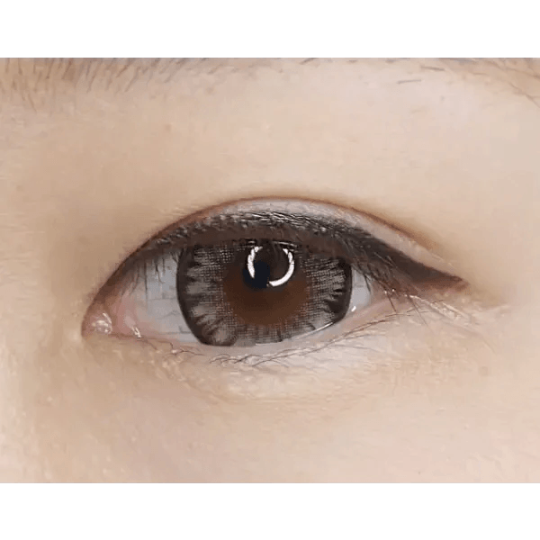 LensTown Back to Basic Macaron Brown — single-eye close-up showing the contact lens appearance