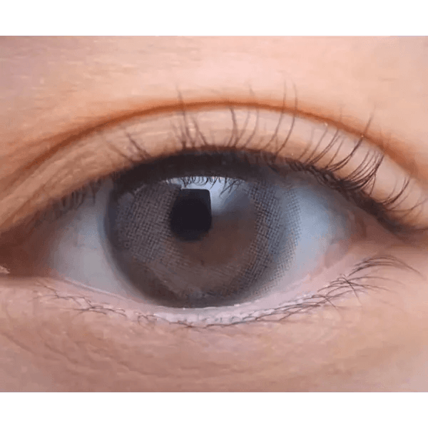 LensTown Breeze 2 Gray — single-eye close-up showing the contact lens appearance
